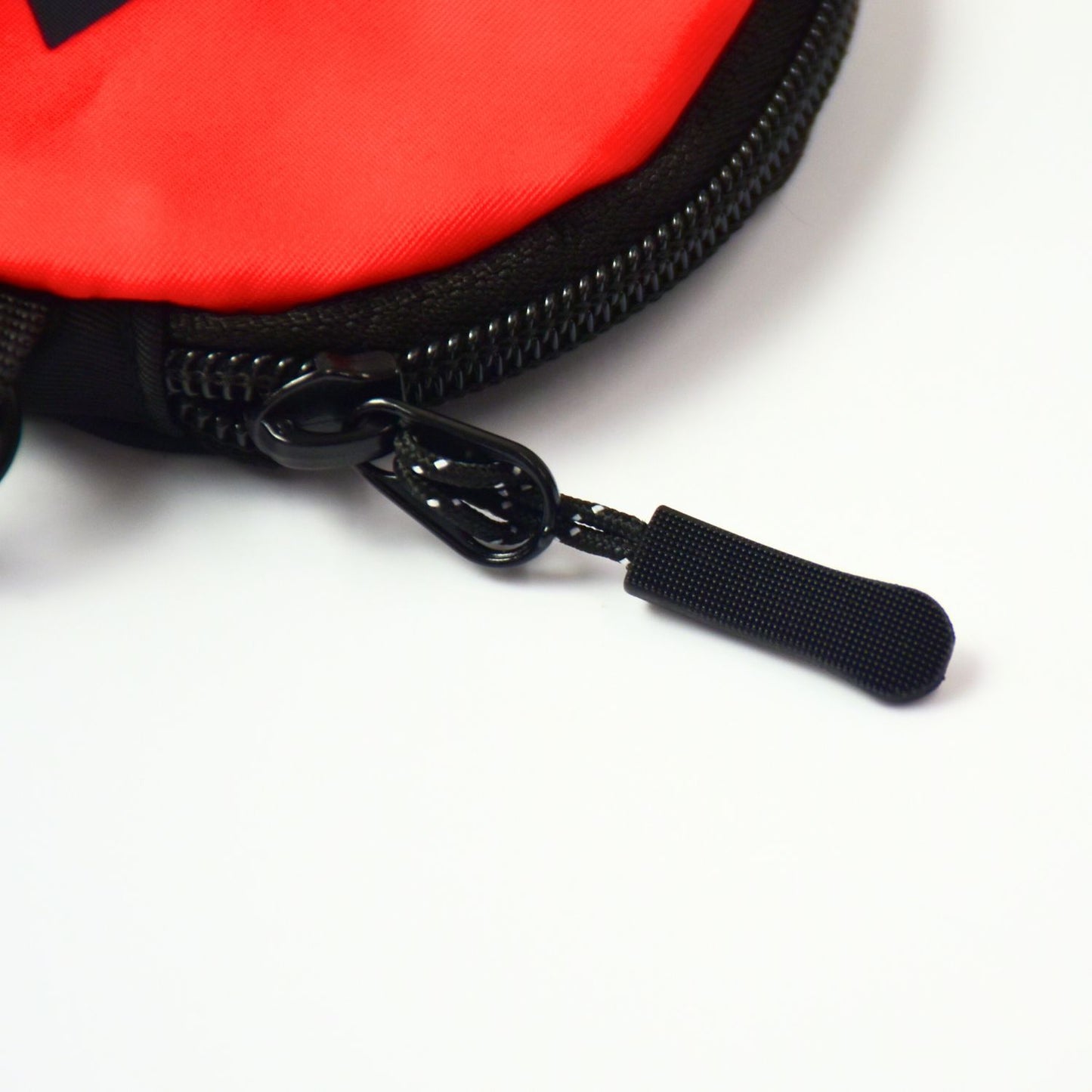 APEX LEGENDS™ Logo Shoulder Bag