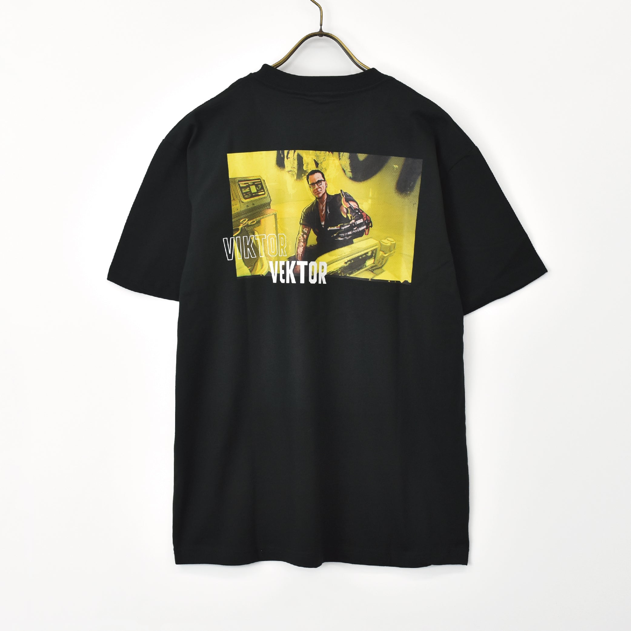 Cyberpunk 2077【サイバーパンク2077】ヴィクター・ヴェクター Tシャツ