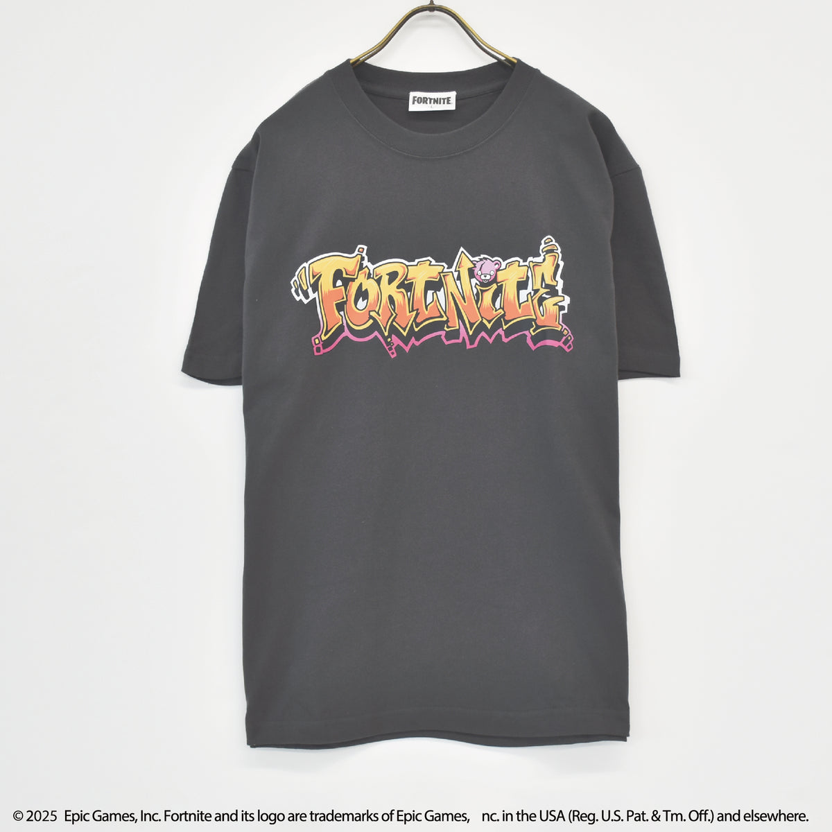 【11月末より順次発送】 FORTNITE 【フォートナイト】グラフィティロゴTシャツ (クロ)