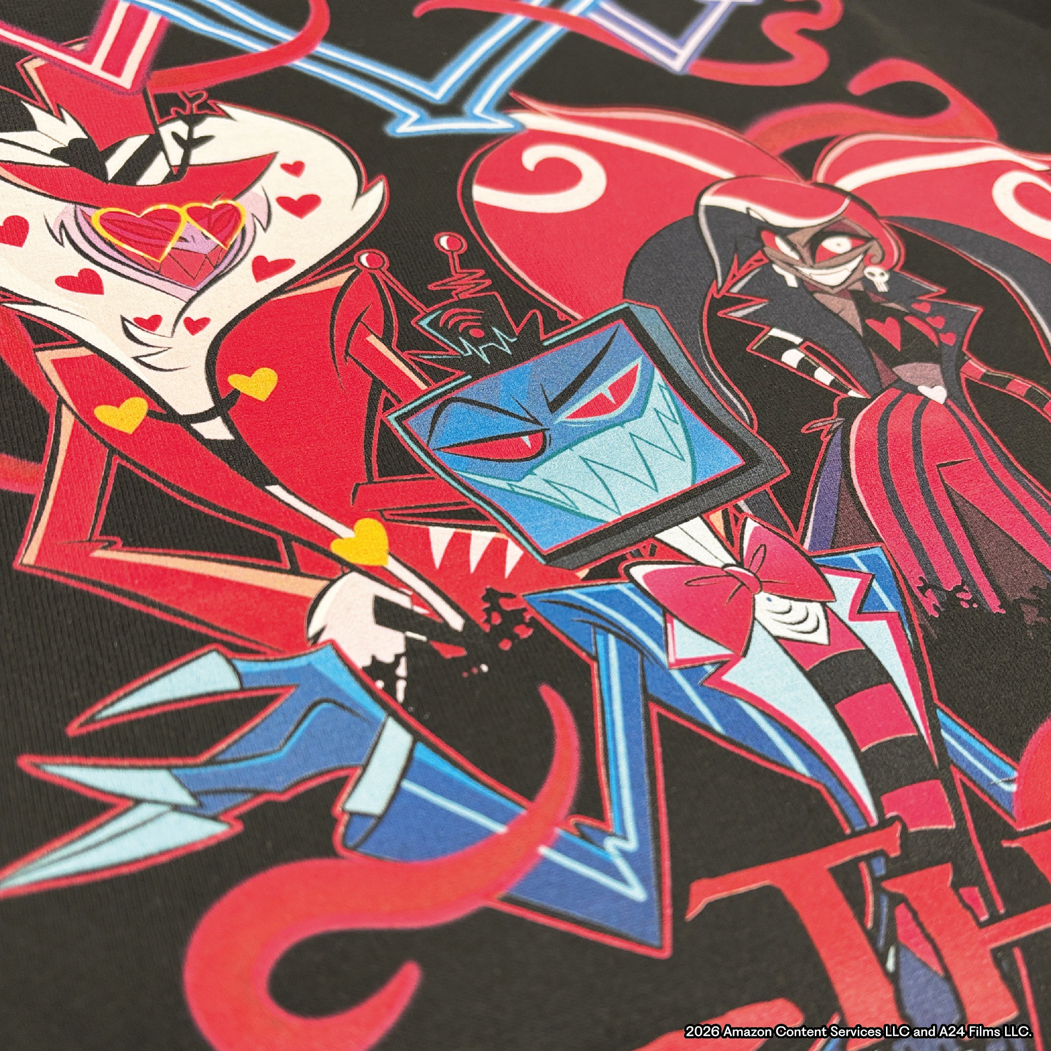 HAZBIN HOTEL 【ハズビンホテル】 THE VEES Tシャツ – 【公式】 BLACK