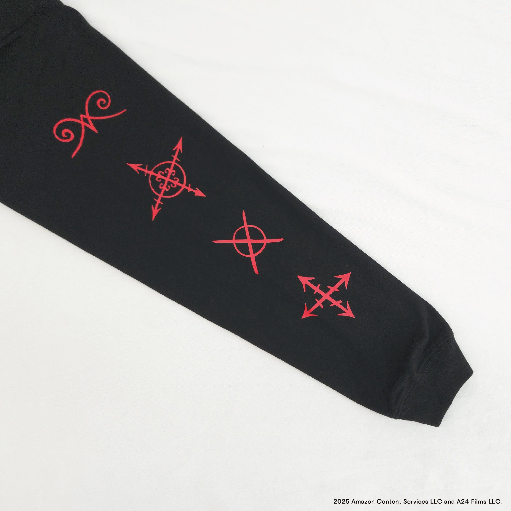 HAZBIN HOTEL 【ハズビンホテル】 アラスター ロングTシャツ – 【公式